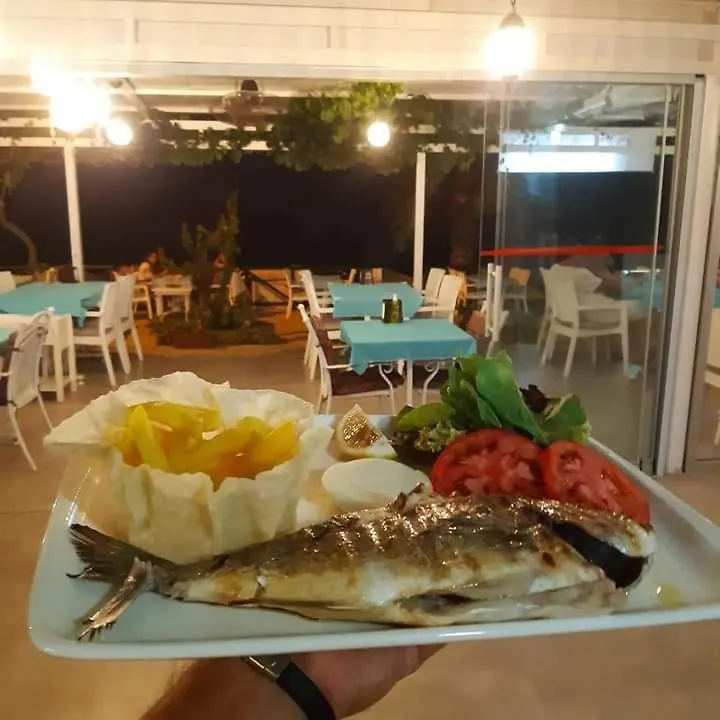 Oba 09 Restaurant-Motel-Beach 马尔马里斯 住宿加早餐酒店